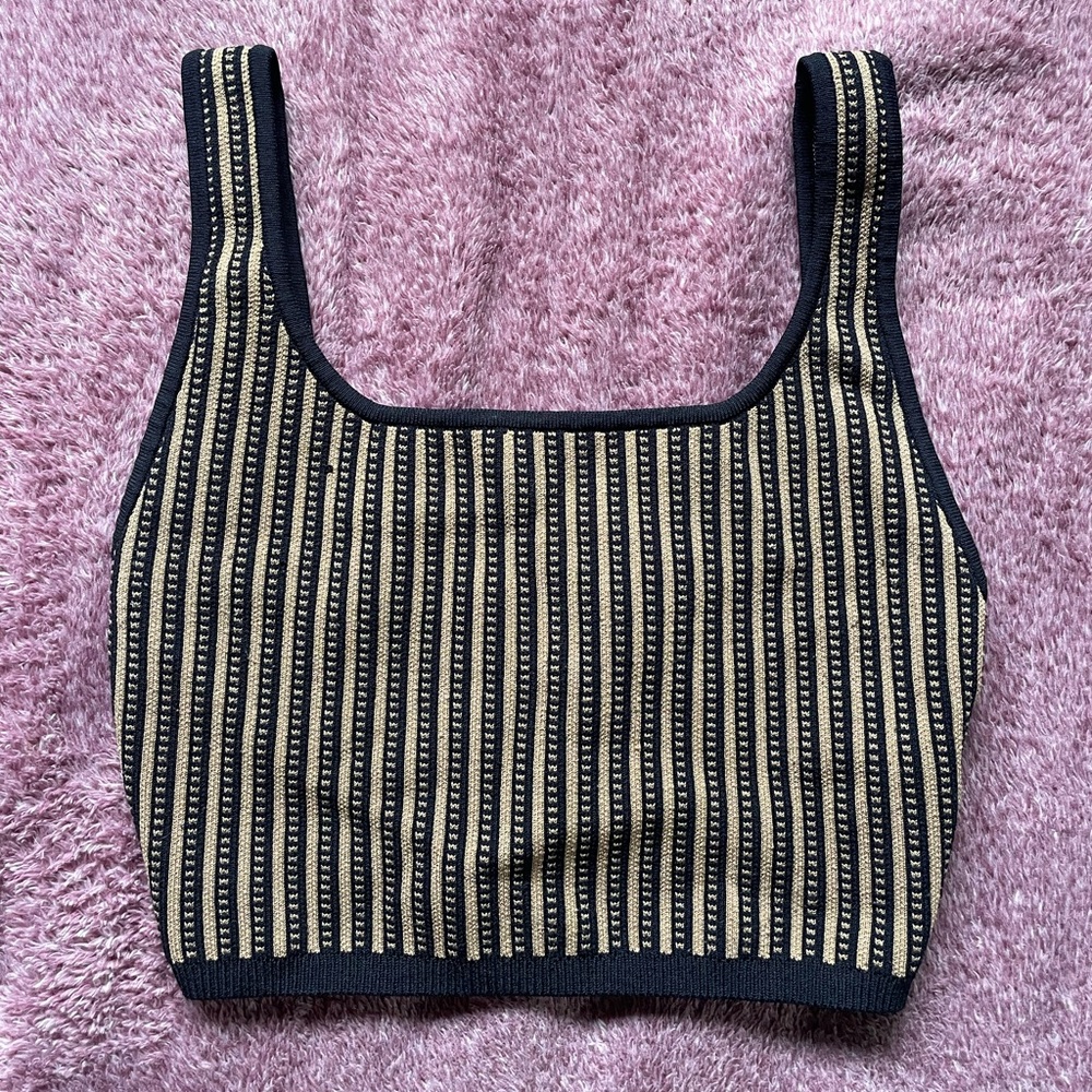 Aritzia Babaton Ribbed Sculpt Knit Squareneck Cropped Tank